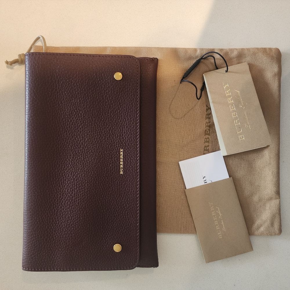 BURBERRY Two-tone Leather Clutch In Deep Claret - Picture 6 of 8